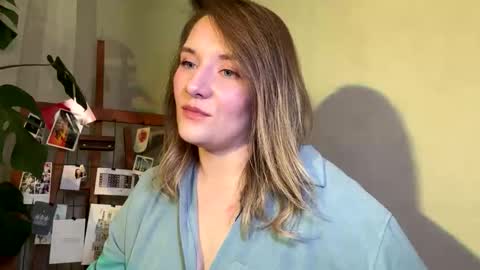 Snapshot of ayrix chatting on 10-25-25, 09:09 ayrix online show from 10-25-25, 09:09