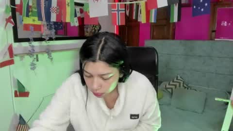 Snapshot of aysha_winxs chatting on 06-18-26, 03:29 Aysha online show from 06-18-26, 03:29