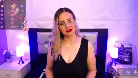 Snapshot of azaahara_ chatting on 06-11-26, 12:58 Azahara online show from 06-11-26, 12:58