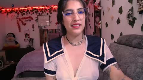 Snapshot of azaaharziz chatting on 12-20-24, 07:28 Azahar online show from 12-20-24, 07:28
