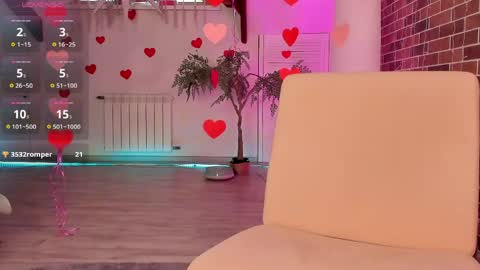 azaliaswallows online show from 05-08-26, 12:43