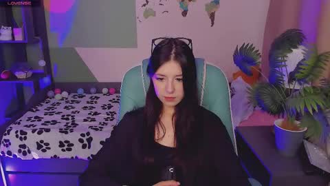 Snapshot of azaliya_haze chatting on 10-16-25, 05:30 Azaliya online show from 10-16-25, 05:30