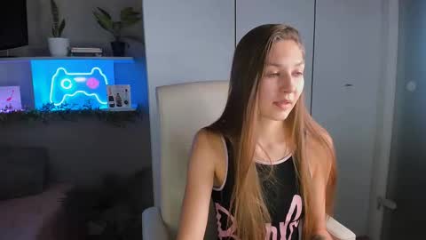 Sofia online show from 01-11-25, 01:43