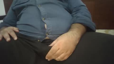 azizou83 online show from 12-04-25, 01:48