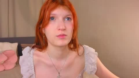 Snapshot of azoze1 chatting on 06-27-26, 10:26 Zoe online show from 06-27-26, 10:26