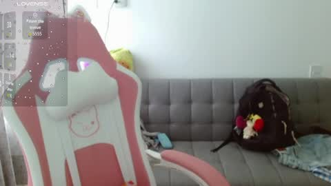 Snapshot of azu_chan chatting on 05-02-26, 12:32 Azu online show from 05-02-26, 12:32