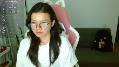 Snapshot of azu_chan chatting on 06-03-26, 11:21 Azu online show from 06-03-26, 11:21