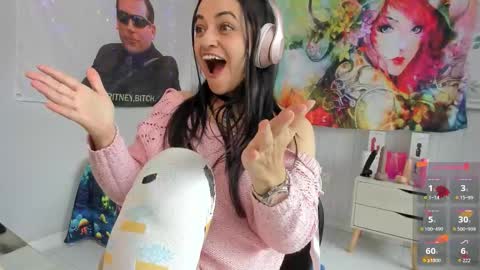 Azucena R online show from 10-24-25, 02:46