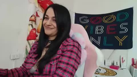 Snapshot of azucenaxxxgp chatting on 04-20-26, 03:37 Azucena R online show from 04-20-26, 03:37