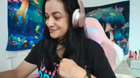Snapshot of azucenaxxxgp chatting on 04-29-26, 04:00 Azucena R online show from 04-29-26, 04:00
