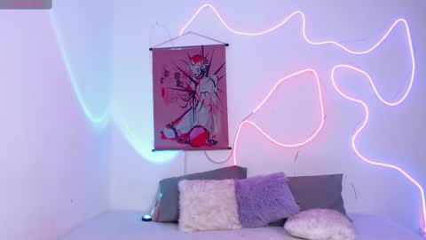 Snapshot of azul_bernald chatting on 12-05-24, 03:04 Azul Bernarld online show from 12-05-24, 03:04