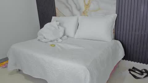  HONEY AZUL   online show from 10-08-25, 10:35