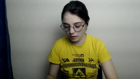 azumi_chan_ online show from 02-17-26, 06:47