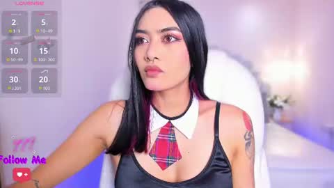 Snapshot of azurakindong chatting on 06-18-26, 07:07 Azura online show from 06-18-26, 07:07