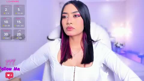 Snapshot of azurakindong chatting on 06-19-26, 08:12 Azura online show from 06-19-26, 08:12