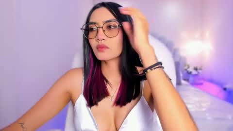 Snapshot of azurakindong chatting on 06-24-26, 07:13 Azura online show from 06-24-26, 07:13