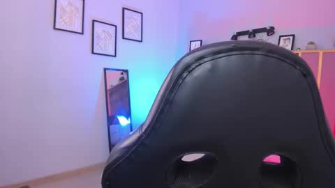 Snapshot of azurra_amatto2 chatting on 10-18-25, 08:42 Azurra online show from 10-18-25, 08:42