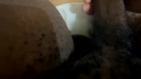 Snapshot of b0ynextd00r_ chatting on 12-17-24, 08:01 Alex online show from 12-17-24, 08:01