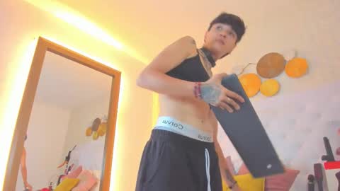 Anny online show from 11-13-25, 04:22