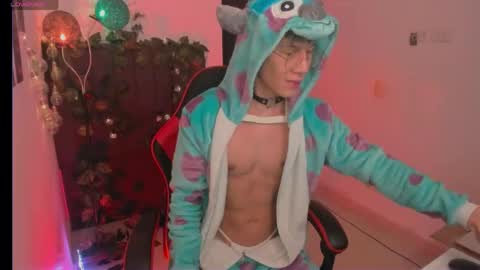 Snapshot of baaby_boyy chatting on 05-03-26, 01:22 odeley online show from 05-03-26, 01:22
