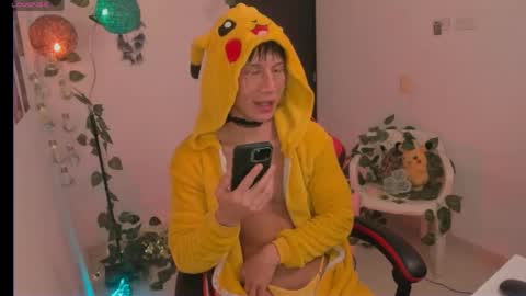 Snapshot of baaby_boyy chatting on 05-17-26, 01:36 odeley online show from 05-17-26, 01:36