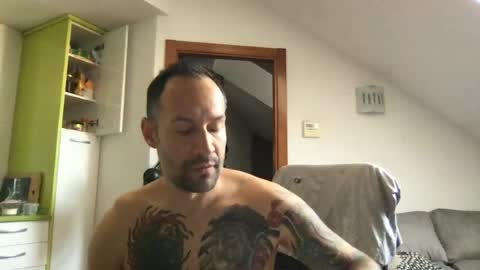 Snapshot of babakeror chatting on 06-20-26, 08:17 BKR online show from 06-20-26, 08:17