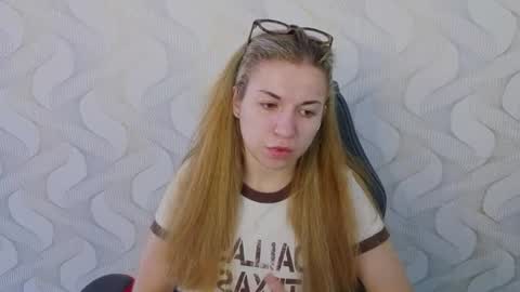 Snapshot of babby_anyaa chatting on 06-17-26, 09:12 Anya online show from 06-17-26, 09:12