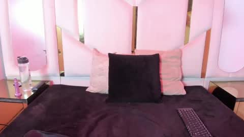 Snapshot of babbyvalen chatting on 06-02-26, 01:57 nika strom online show from 06-02-26, 01:57