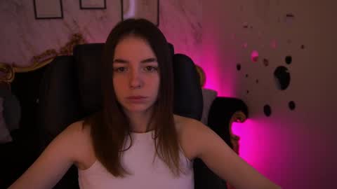 Snapshot of babe_dollie chatting on 04-24-26, 06:27 Babe online show from 04-24-26, 06:27