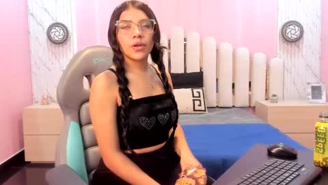 Snapshot of babe_vennus chatting on 05-06-26, 03:28 Venus online show from 05-06-26, 03:28