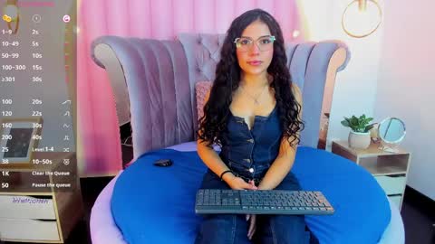 Snapshot of babe_vennus chatting on 05-18-26, 03:40 Venus online show from 05-18-26, 03:40