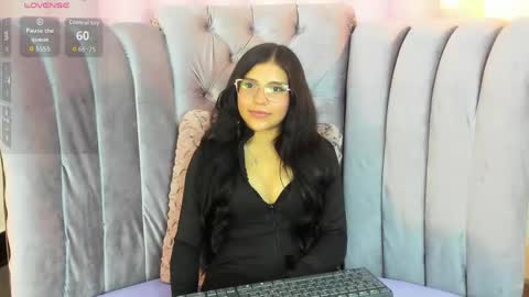 Snapshot of babe_vennus chatting on 05-27-26, 01:57 Venus online show from 05-27-26, 01:57