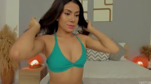 itzell  online show from 07-20-26, 03:43