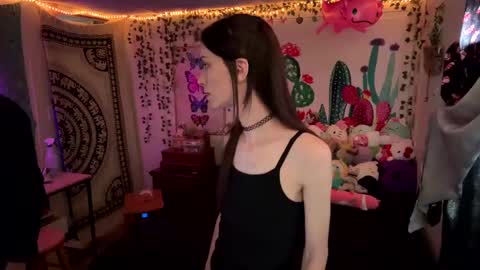 Fern Browning online show from 02-03-25, 04:20