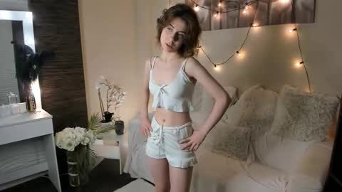 Shayna online show from 11-25-25, 03:12