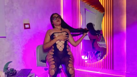 baby_chloe77 online show from 05-15-26, 01:51