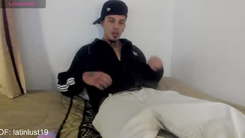 Snapshot of baby_gio chatting on 06-24-26, 05:45 OF GxoXabs online show from 06-24-26, 05:45