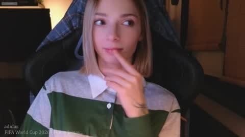 baby gopn1k online show from 12-17-25, 05:13