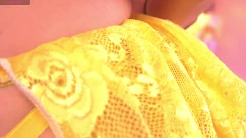 Snapshot of baby_june1 chatting on 05-21-26, 04:52 Baby june online show from 05-21-26, 04:52
