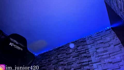 Junior       Independent Model online show from 09-17-25, 10:06