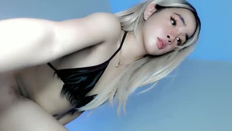 Snapshot of baby_sabrina19 chatting on 01-09-25, 09:37 baby_sabrina19 online show from 01-09-25, 09:37