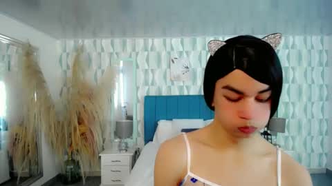 KENDALL online show from 09-29-25, 04:17