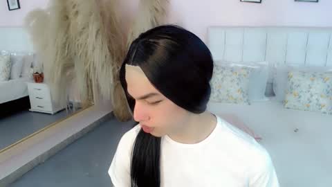 KENDALL online show from 10-19-25, 07:25