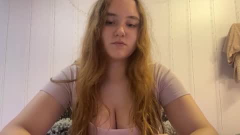 Snapshot of babyblissxx chatting on 10-30-25, 09:59 Katerina online show from 10-30-25, 09:59