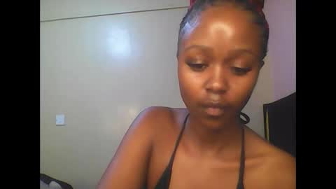 Snapshot of babybrown20 chatting on 06-08-26, 02:56 babybrown online show from 06-08-26, 02:56