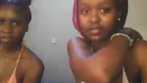 Snapshot of babybrown20 chatting on 06-15-26, 04:25 babybrown online show from 06-15-26, 04:25