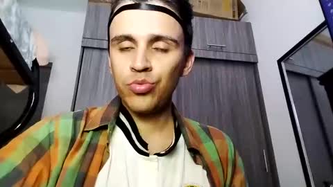 Snapshot of babydarkpink chatting on 10-29-25, 09:27 Dani online show from 10-29-25, 09:27