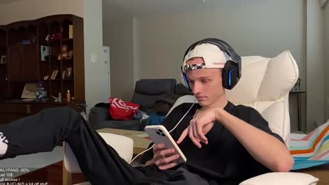 Big cock boy online show from 12-07-24, 04:47