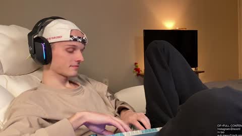 Big cock boy online show from 12-23-24, 08:22