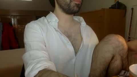 Snapshot of babyhardy chatting on 06-03-26, 10:18 Tom A. online show from 06-03-26, 10:18